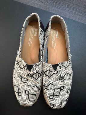 TOMS Black & White Geometric Slip-On Espadrilles